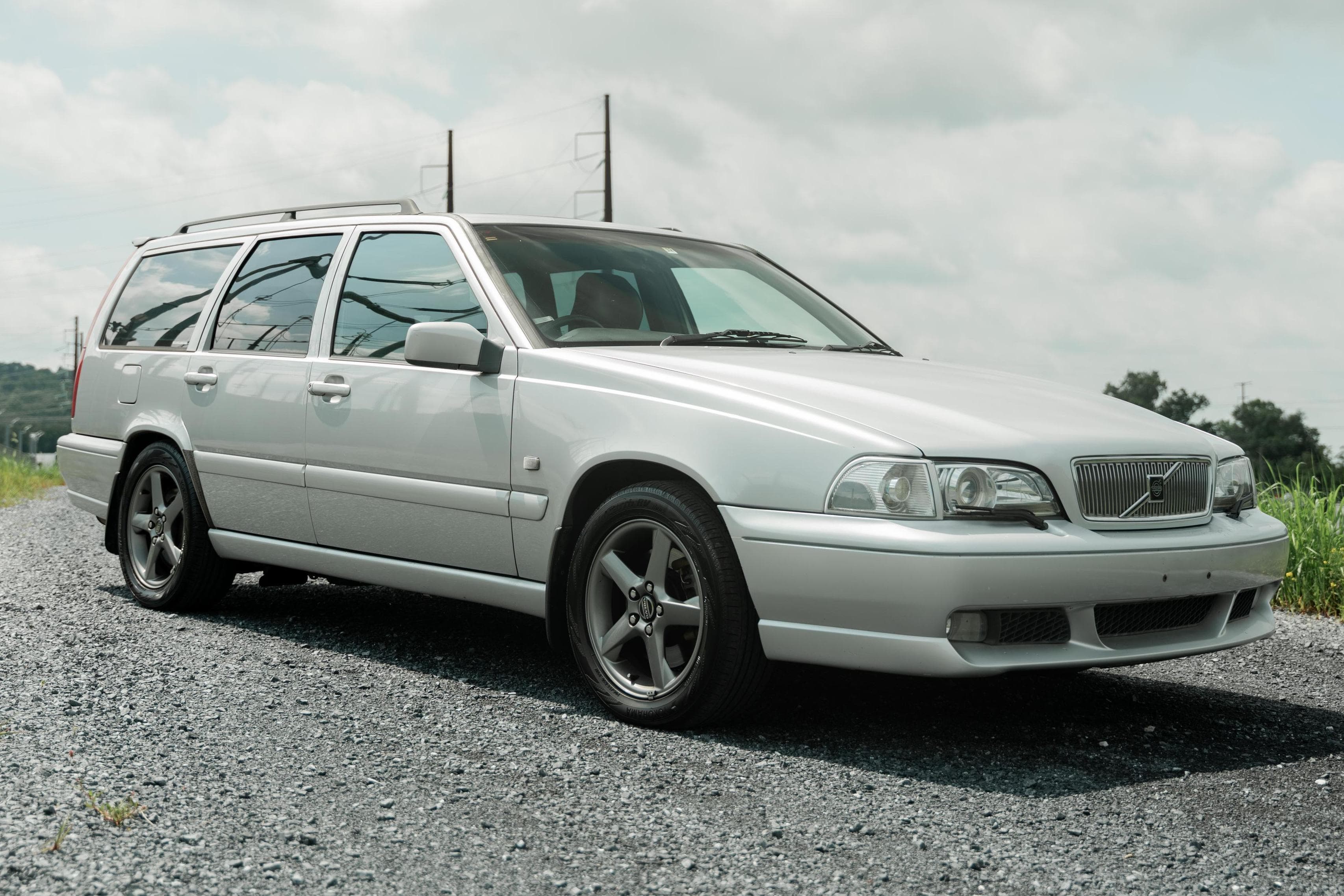 1997 Volvo V70 sold for $8,100