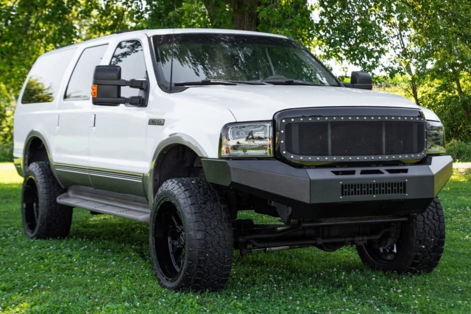 2001 Ford Excursion sold for $21,379