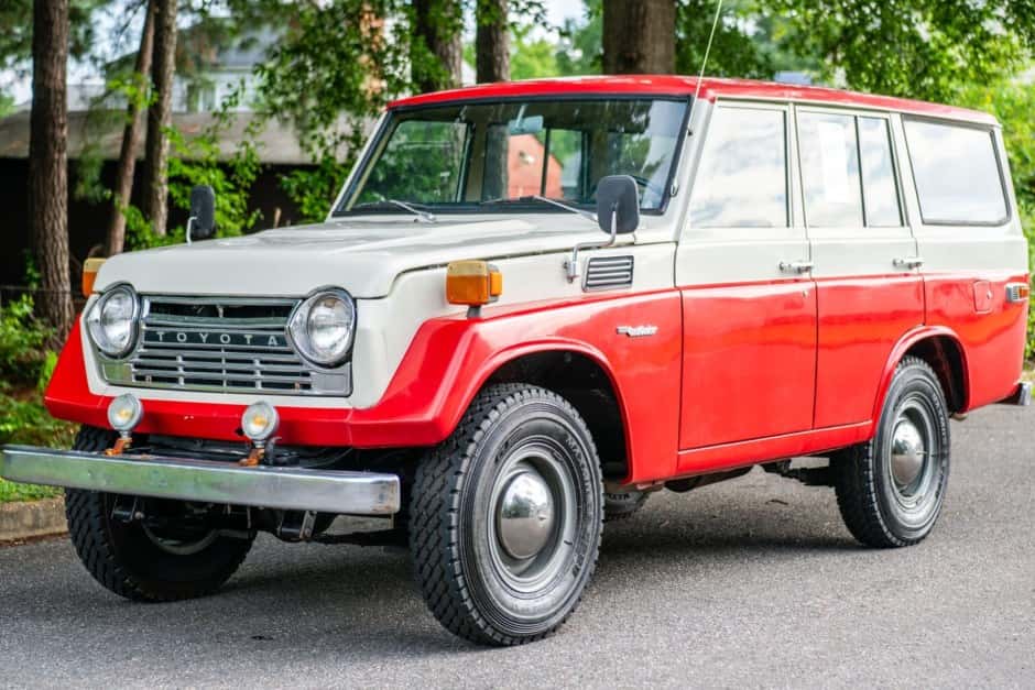 1976 Toyota Land Cruiser FJ55 sold for $15,500