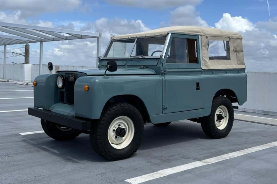 1969 Land Rover Series 88 sold for $20,250