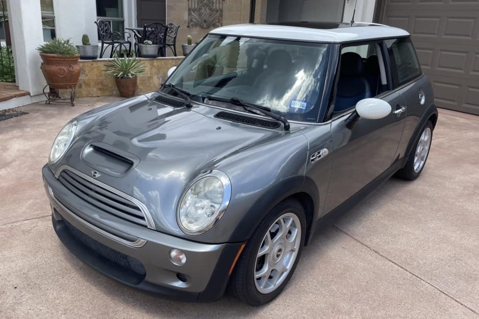 2002 Mini R53 Cooper S sold for $8,655