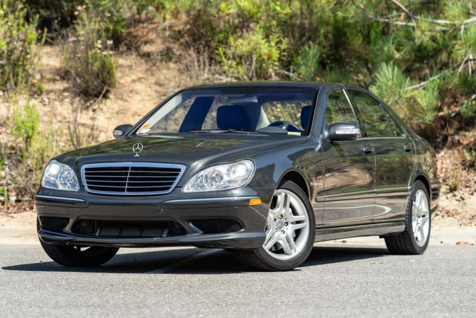 2004 Mercedes-Benz W220 S-Class sold for $14,500