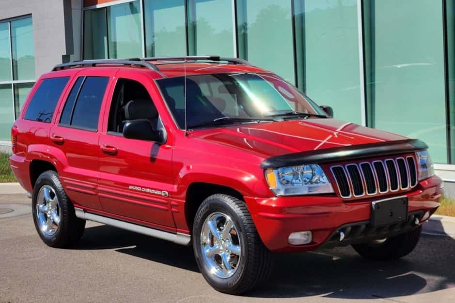 2002 Jeep WJ Grand Cherokee sold for $8,400