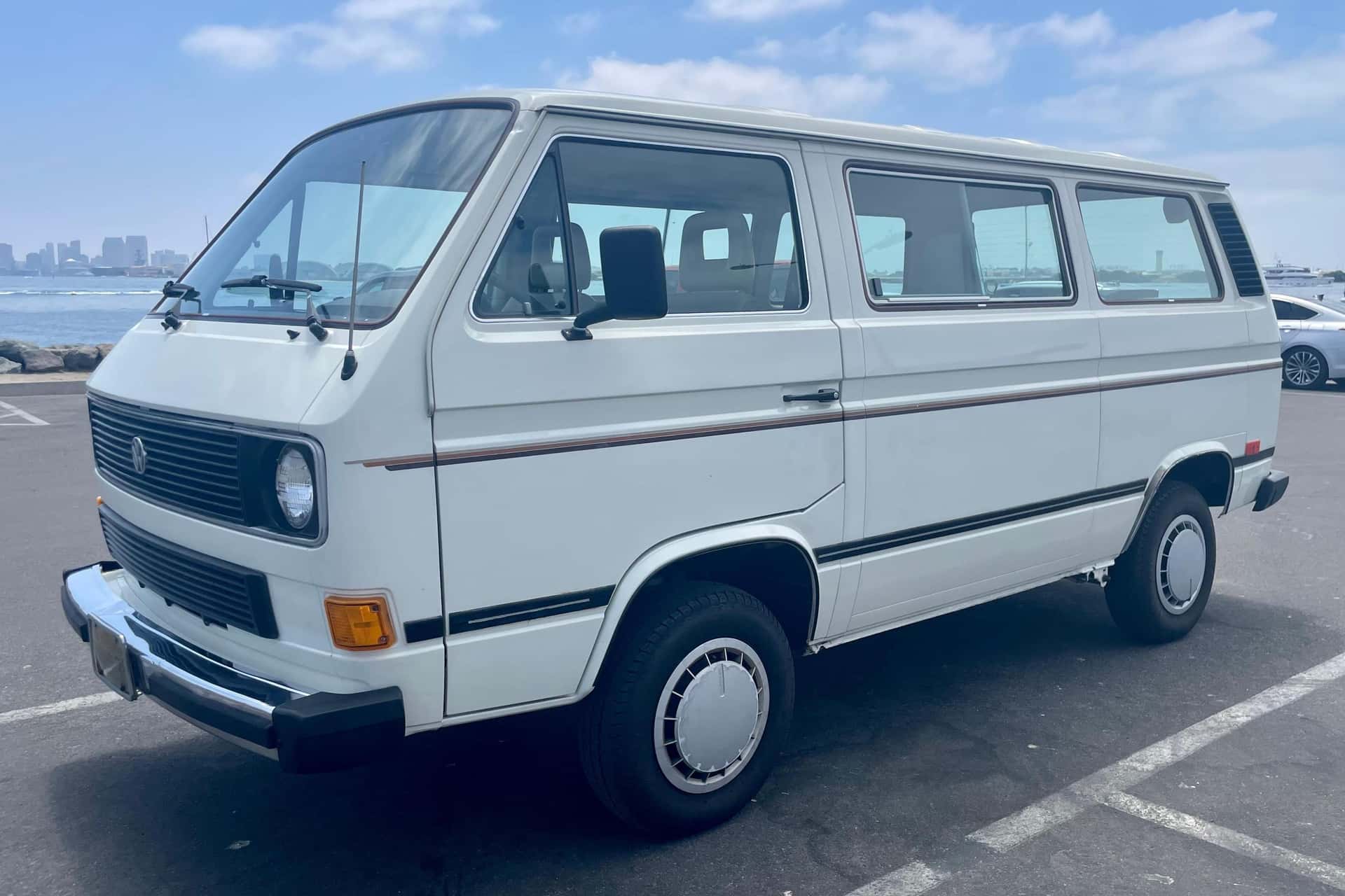 1984 Volkswagen Vanagon sold for $6,300