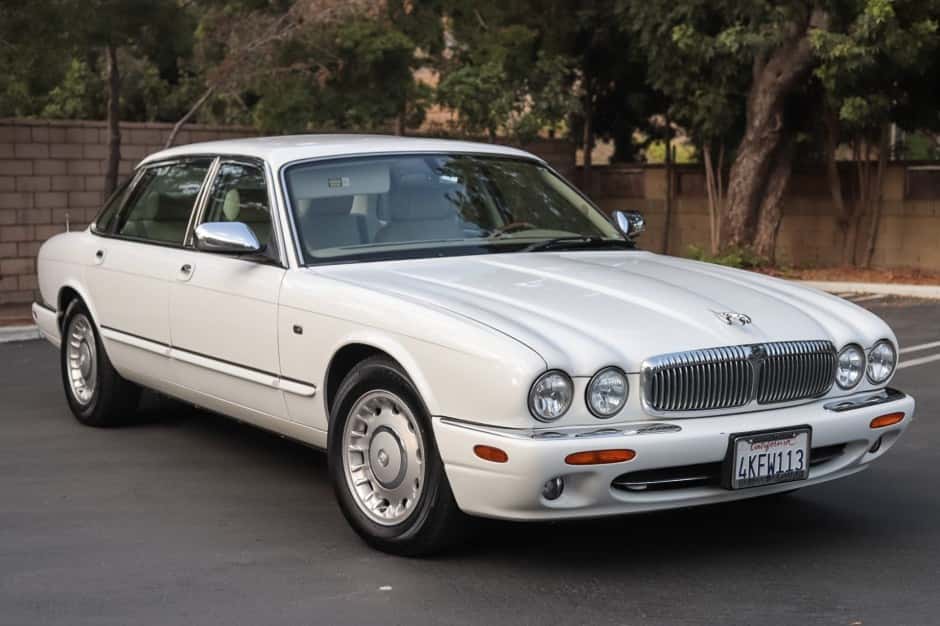 2000 Jaguar X308 XJ (1998-2003) sold for $5,500