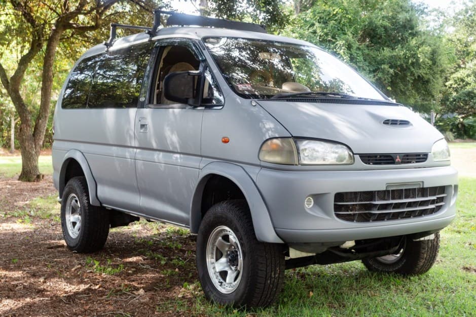1995 Mitsubishi Delica sold for $8,000