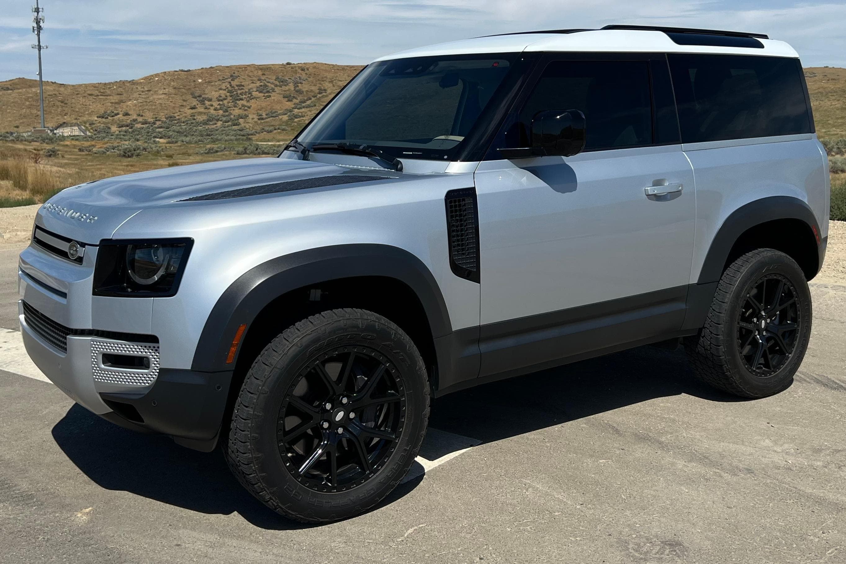 2021 Land Rover Defender sold for $37,500