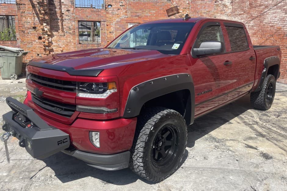 2018 Chevrolet Silverado K2XX (2014-2019) sold for $23,000