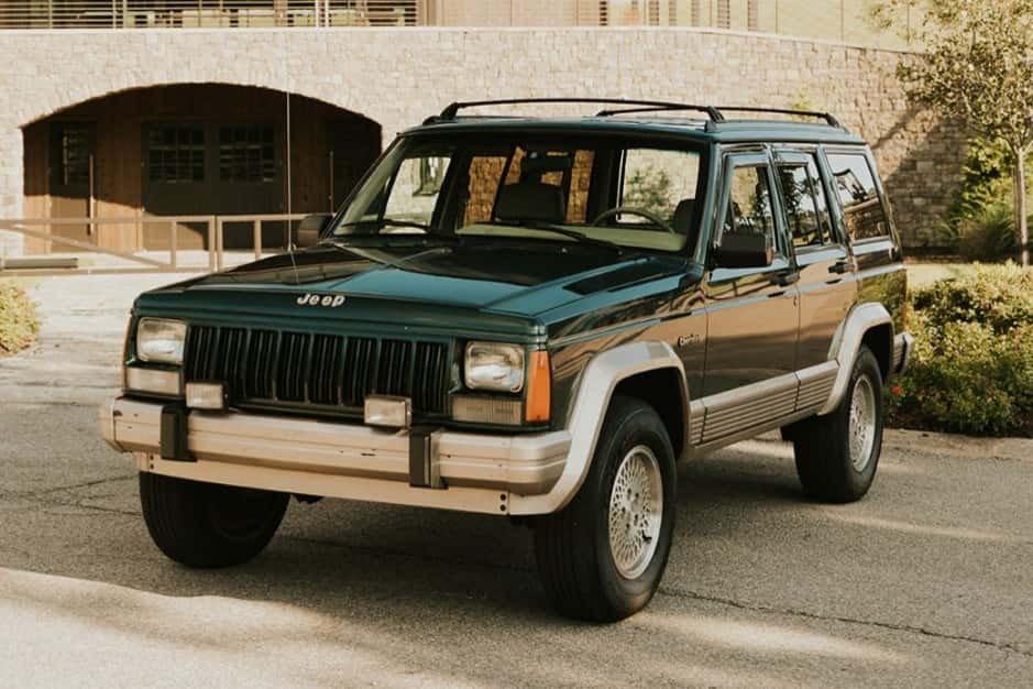 1994 Jeep XJ Cherokee sold for $8,600