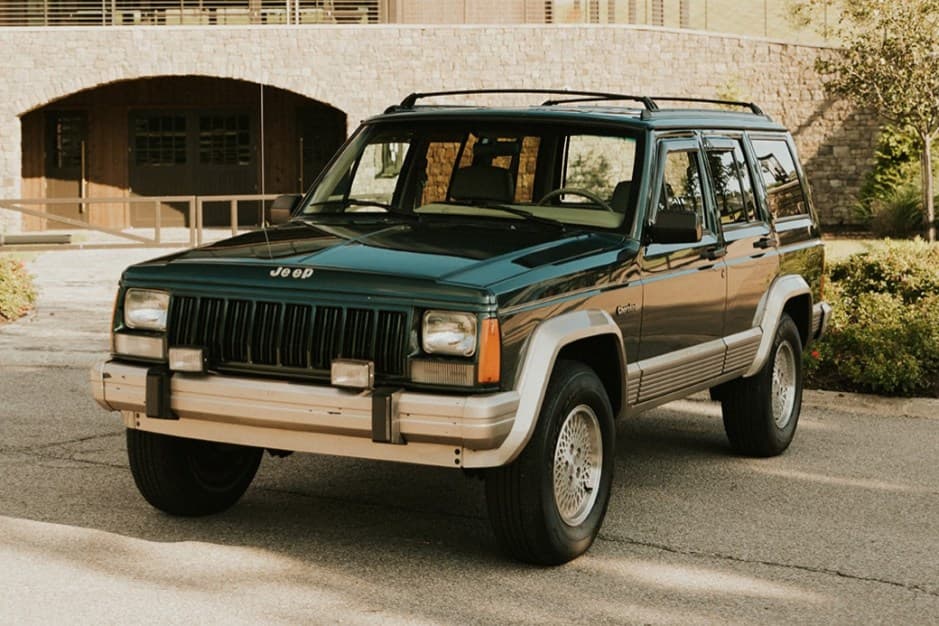 1994 Jeep XJ Cherokee sold for $8,600