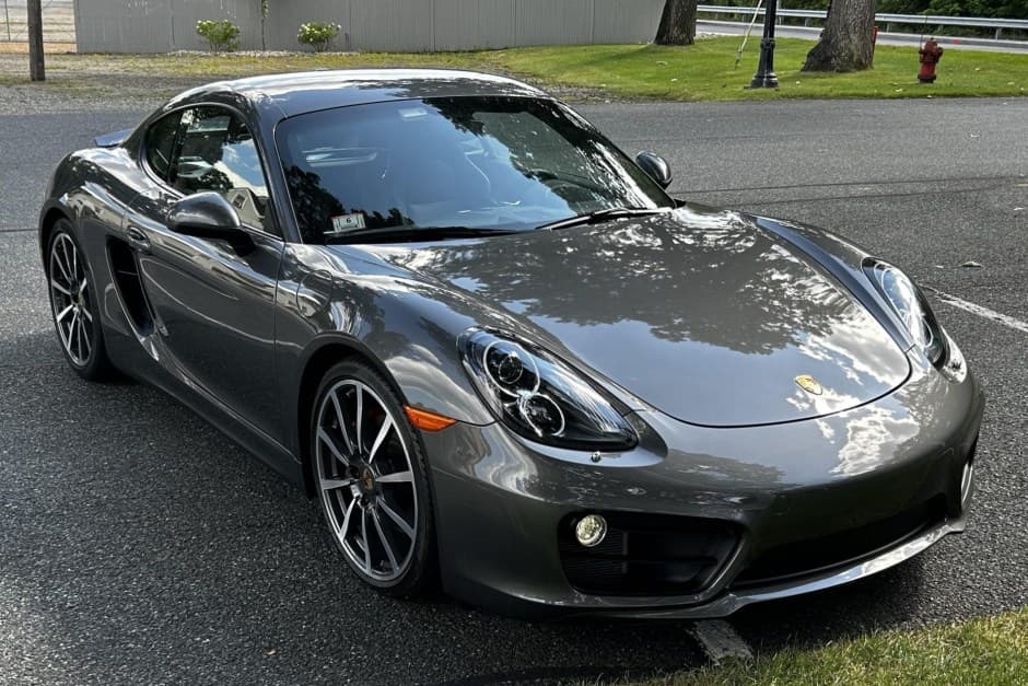 2014 Porsche 981 Cayman sold for $76,500