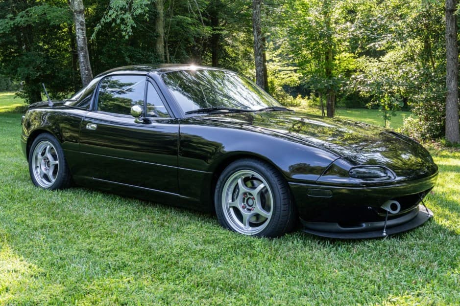 1994 Mazda NA MX-5 Miata sold for $13,100