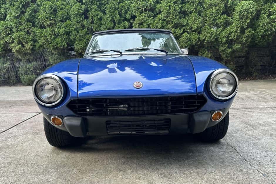 1975 Fiat 124 Spider (1966-1985) sold for $9,300