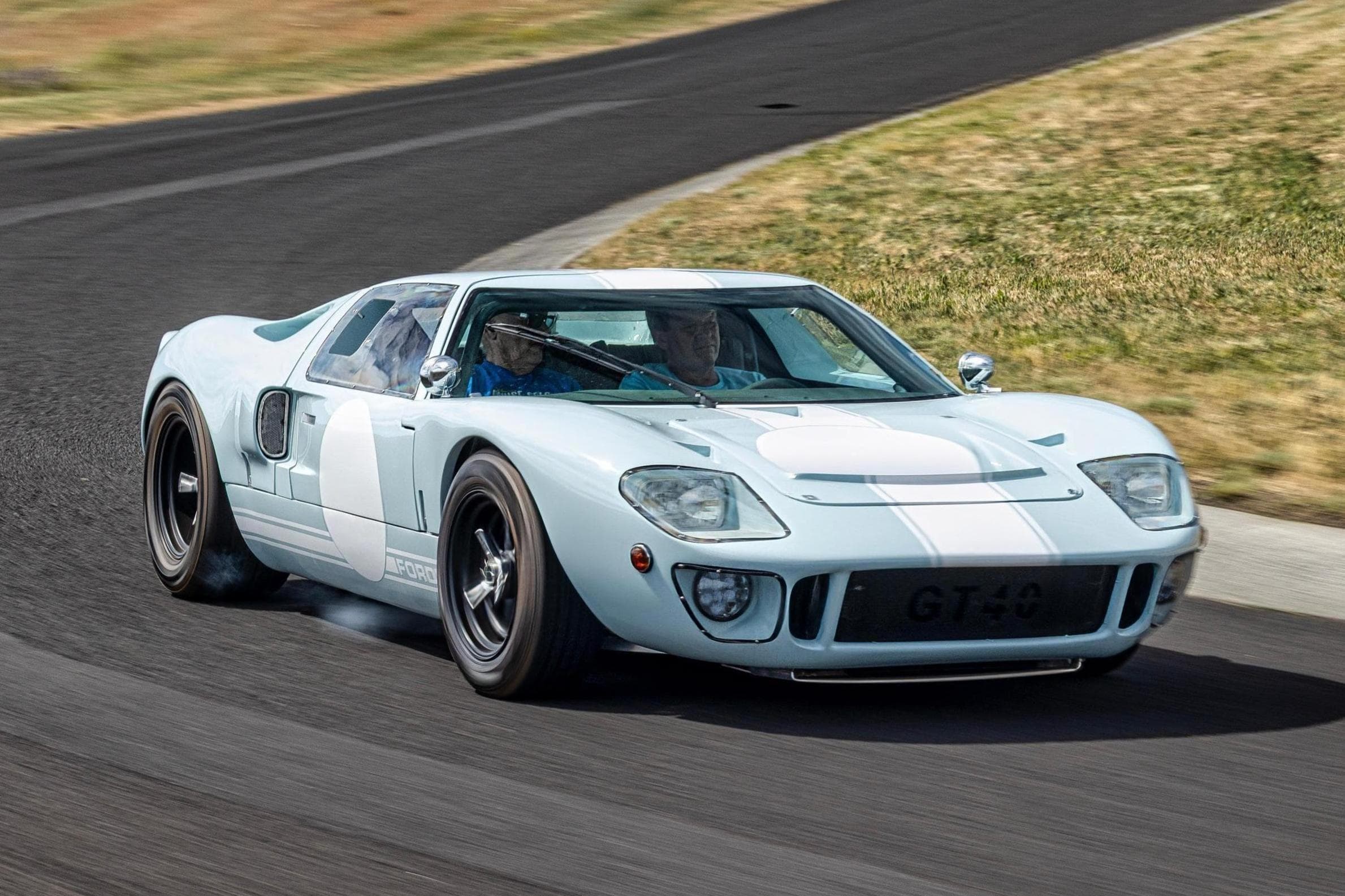 1965 Ford GT 40 Replica sold for $103,000