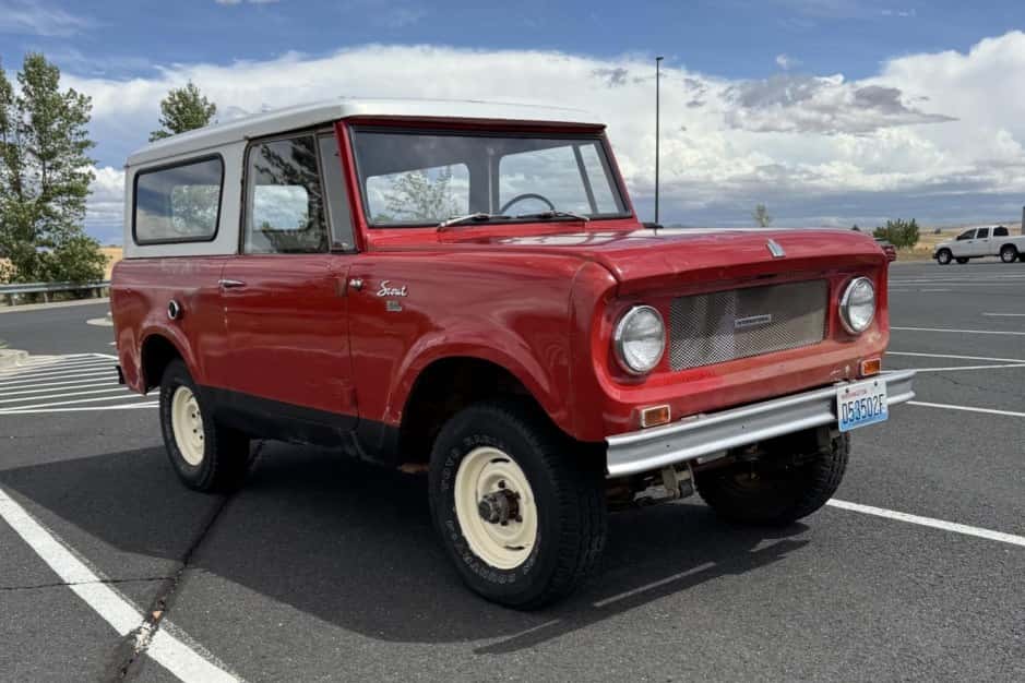 1966 International Harvester Scout 800 sold for $18,995