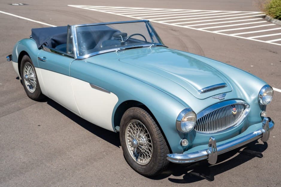 1965 Austin-Healey 3000 sold for $32,750