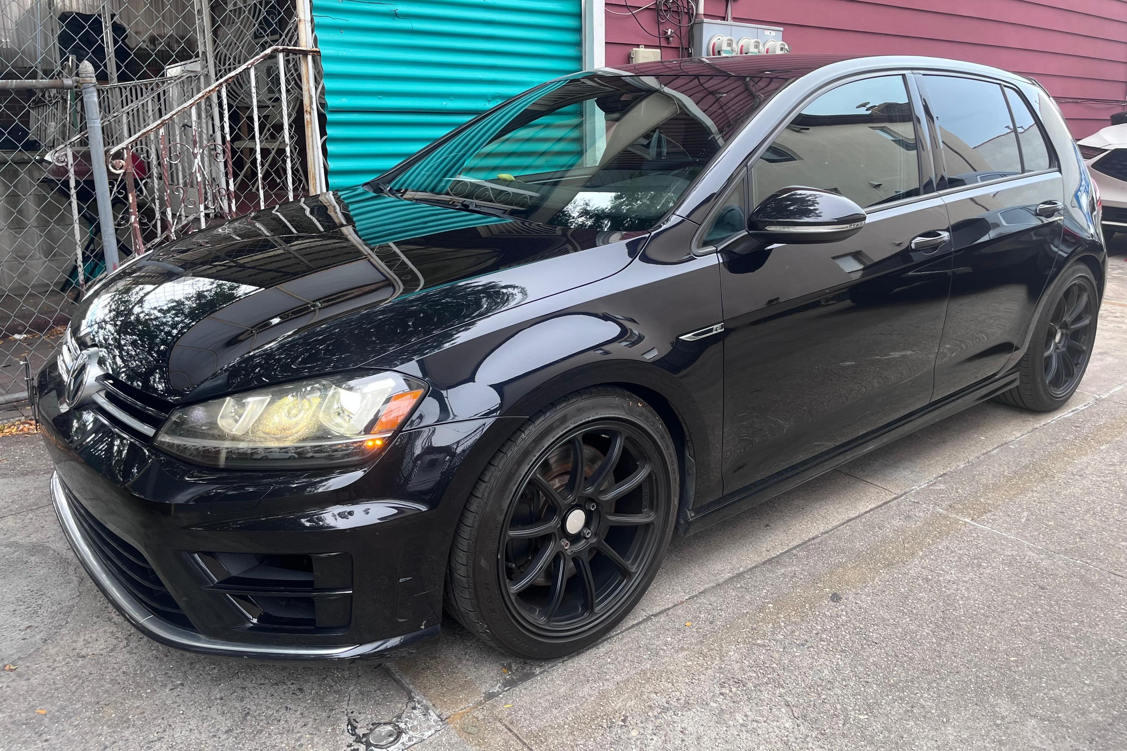 2016 Volkswagen Golf R sold for $15,000