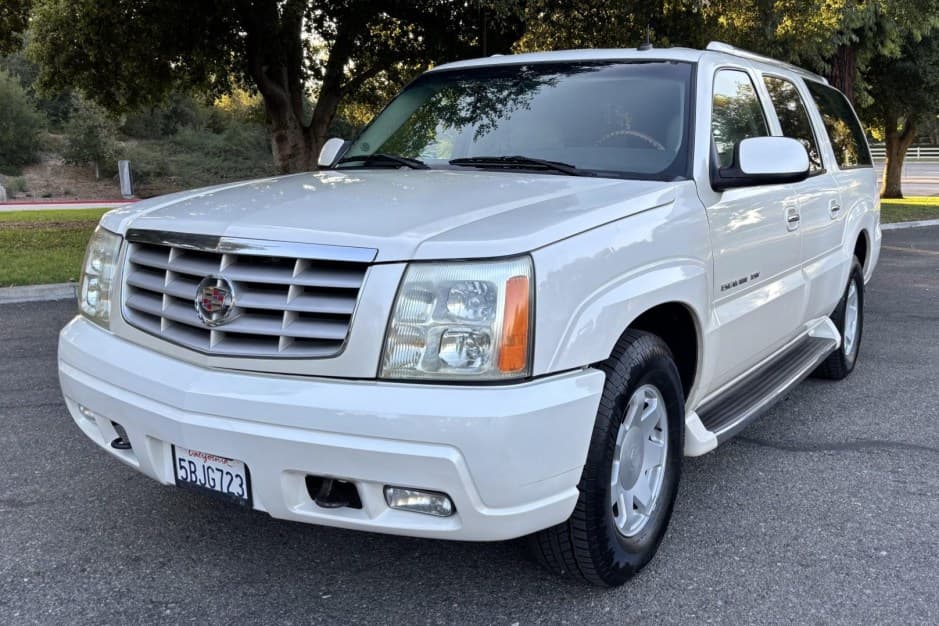 2003 Cadillac Escalade & EXT GMT800 (2002-2006) sold for $15,500