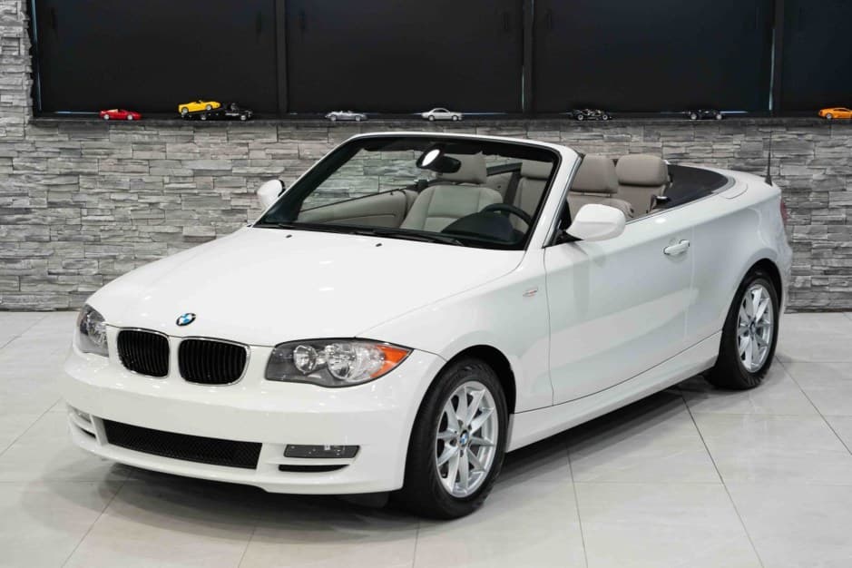 2011 BMW E82/E88 1-Series sold for $17,250