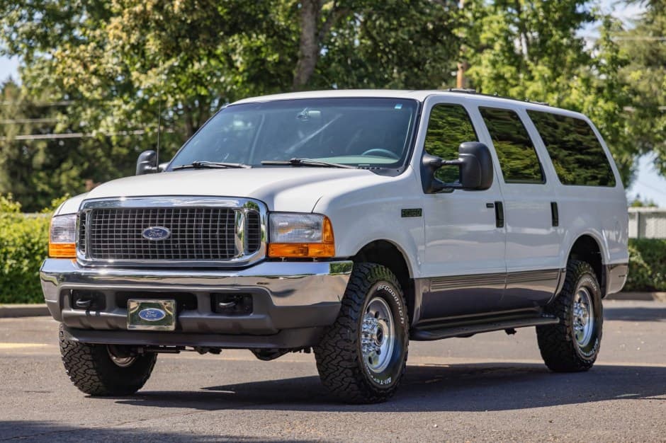 2001 Ford Excursion sold for $41,500