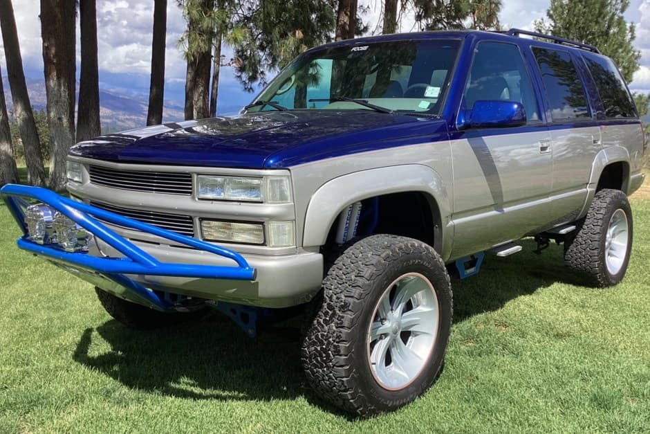 1995 Chevrolet Tahoe GMT400 sold for $17,500