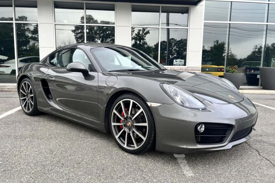 2016 Porsche 981 Cayman sold for $47,000