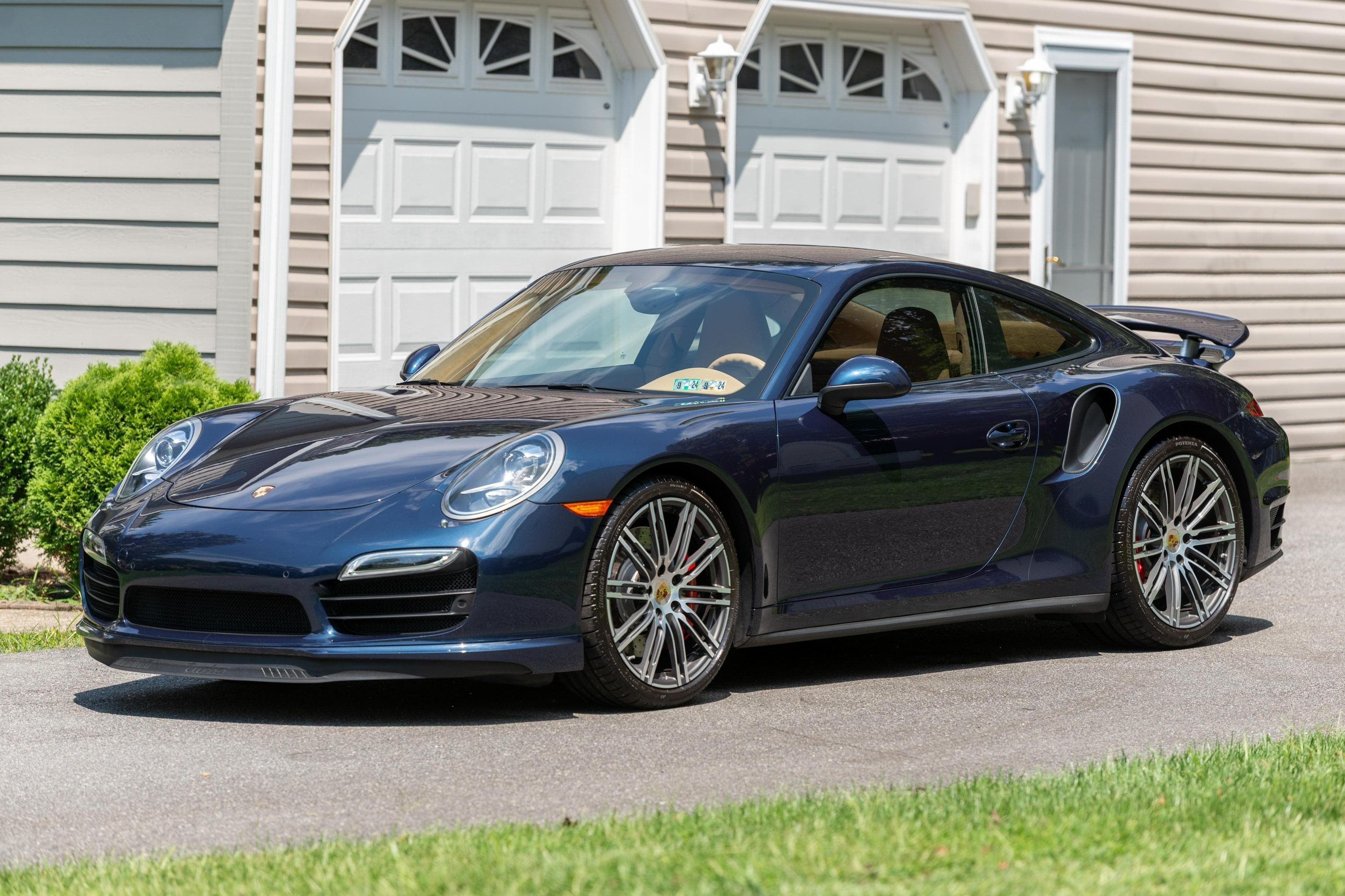 2015 Porsche 991 911 sold for $98,000