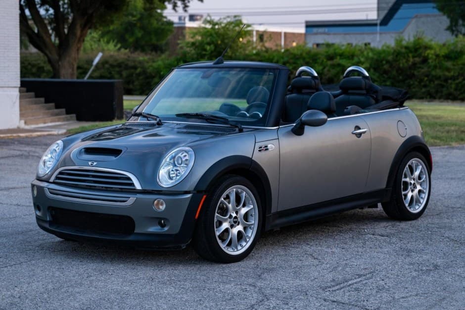 2006 Mini R52 Cooper Convertible sold for $8,500
