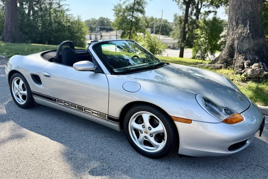 1999 Porsche 986 Boxster sold for $14,000