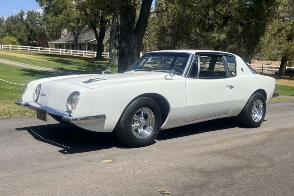 1963 Studebaker Avanti sold for $16,001