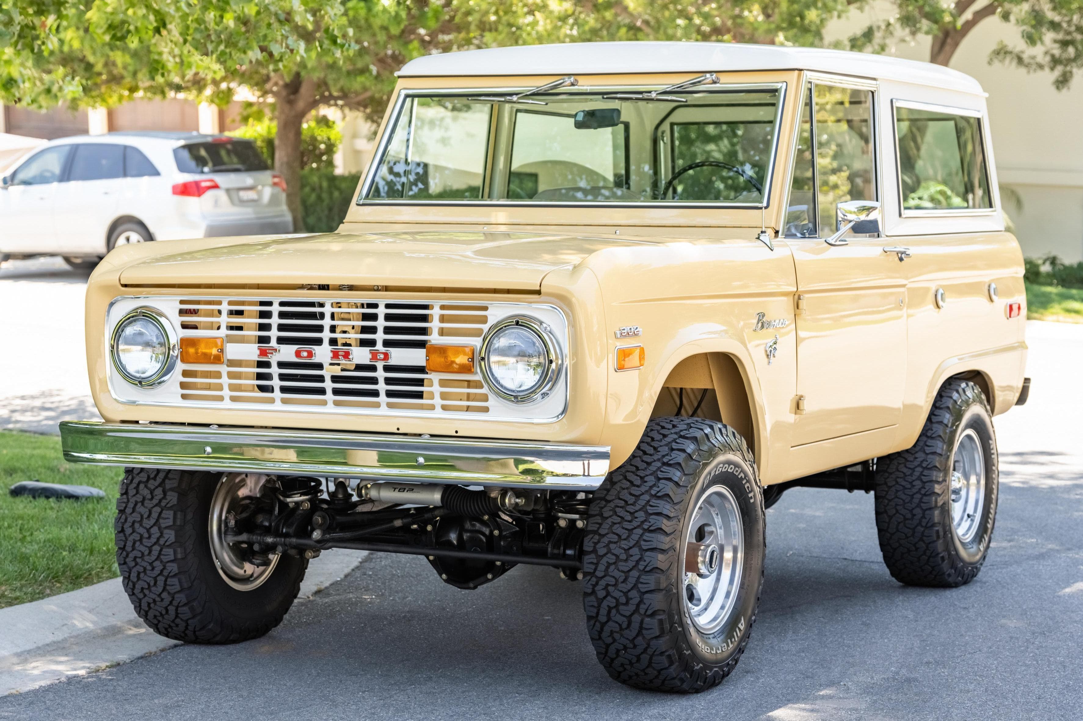 1975 Ford Bronco sold for $46,000