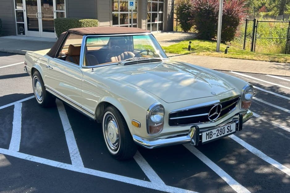 1971 Mercedes-Benz W113 SL sold for $142,000
