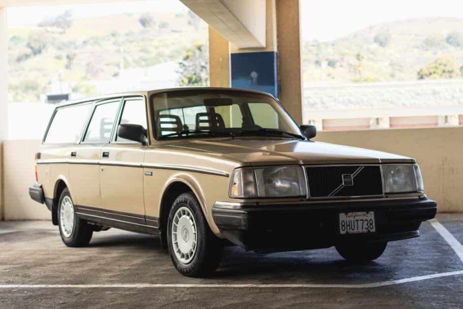 1993 Volvo 240 sold for $7,200