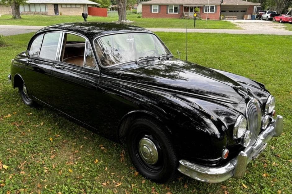 1960 Jaguar Mk II sold for $6,100