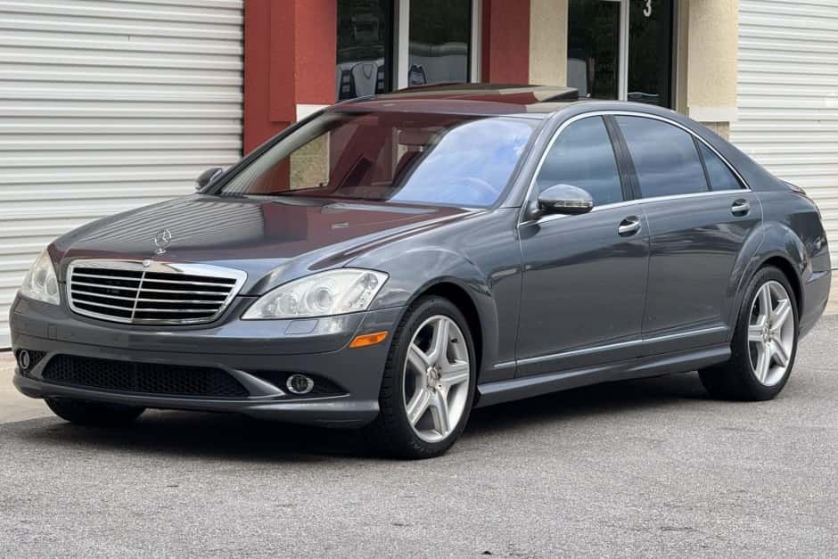2009 Mercedes-Benz W221 S-Class sold for $16,850