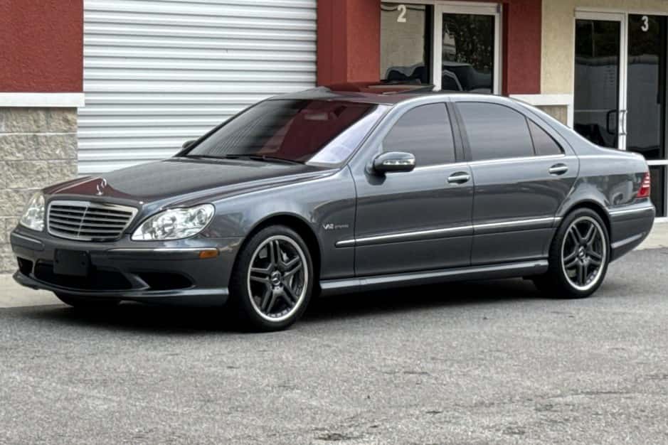 2006 Mercedes-Benz W220 S-Class sold for $27,777