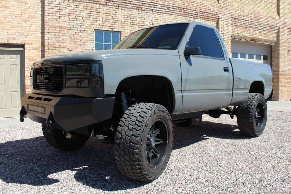 1989 GMC Sierra (GMT400 1988-2002) sold for $13,250