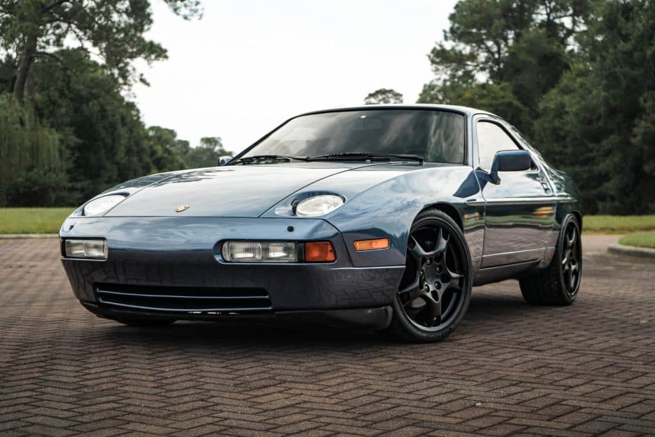 1989 Porsche 928 sold for $22,928