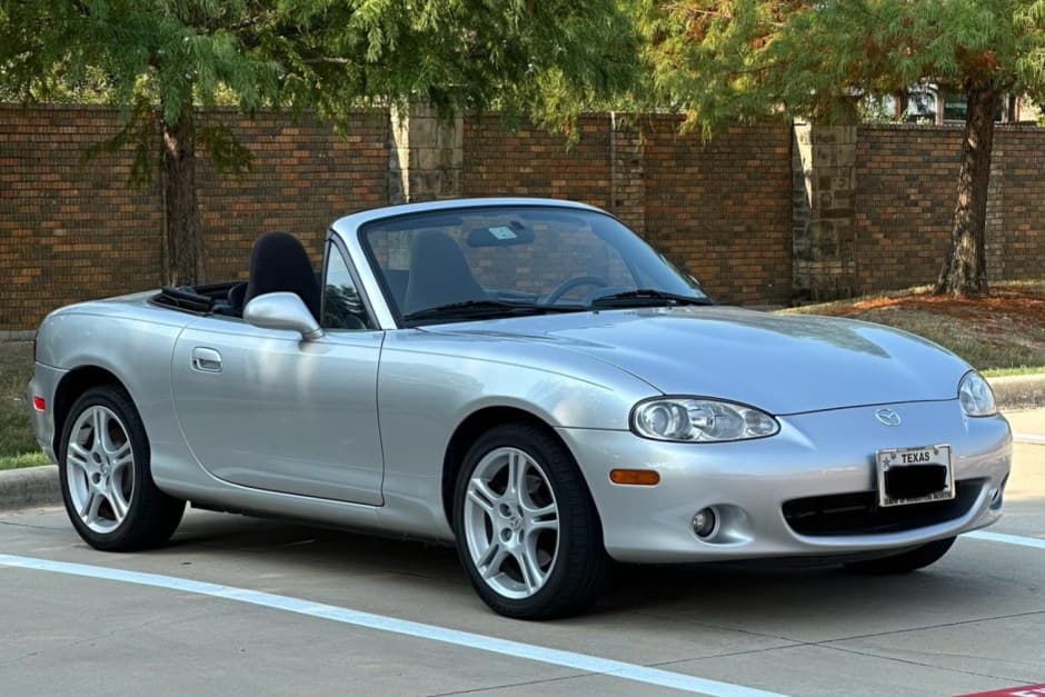 2005 Mazda NB MX-5 Miata sold for $17,500