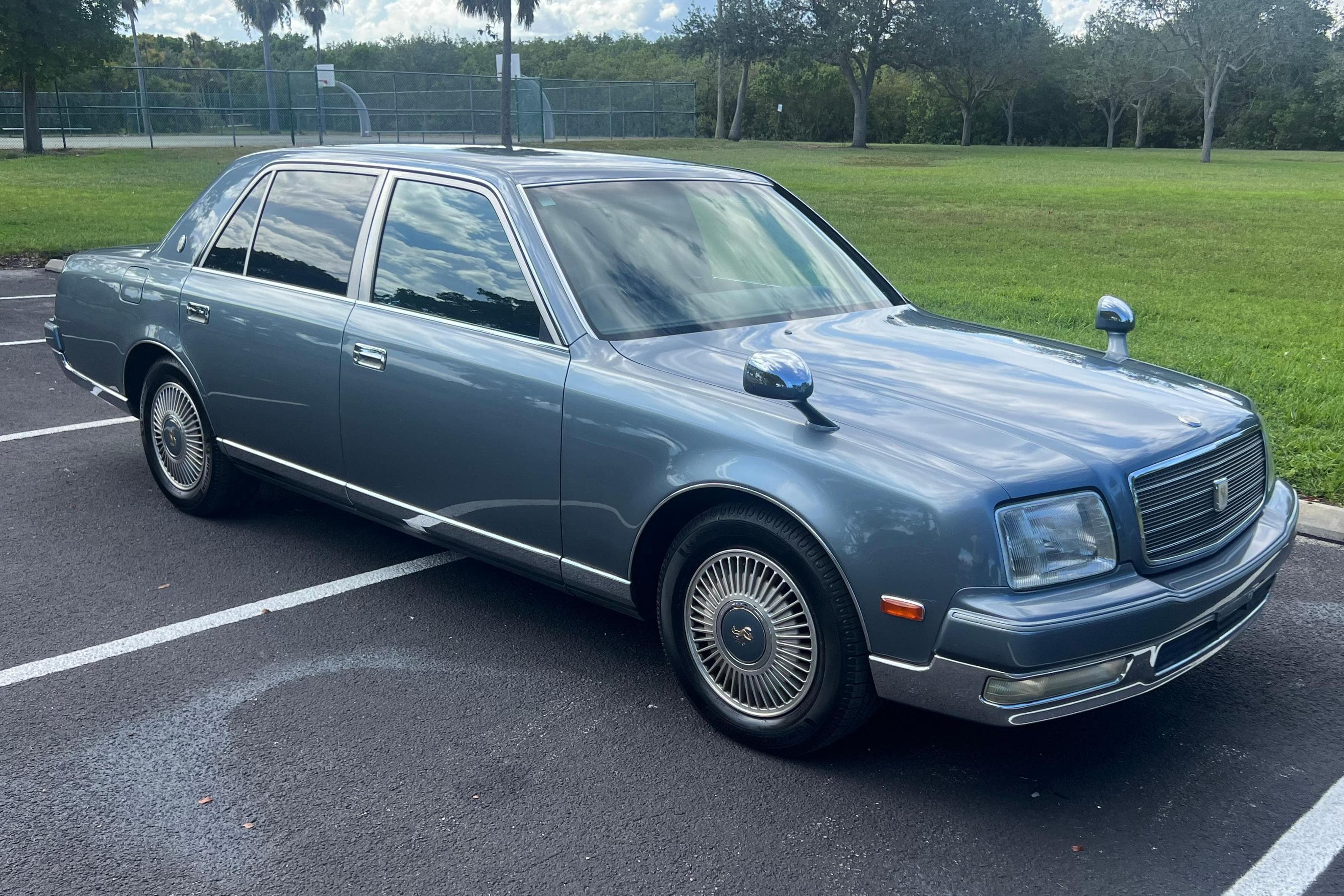 1997 Toyota Century sold for $10,600