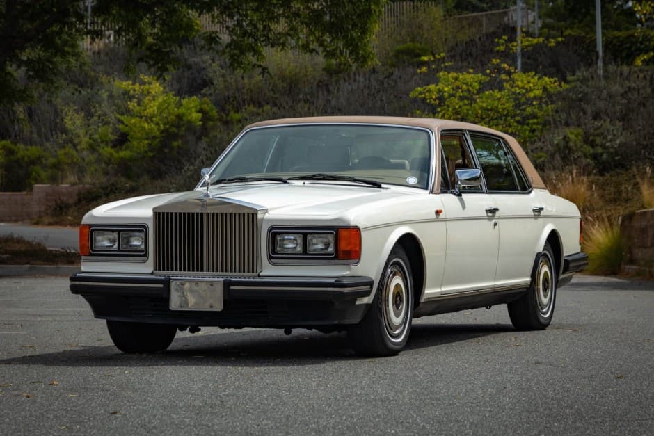 1988 Rolls-Royce SZ Silver Spirit & Silver Spur sold for $9,000