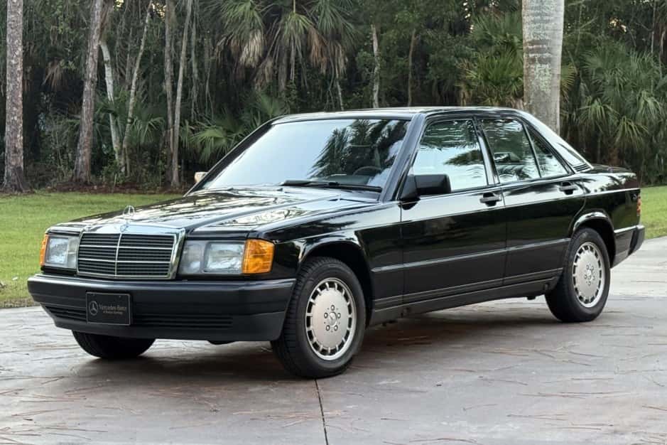 1987 Mercedes-Benz W201 190 sold for $14,260