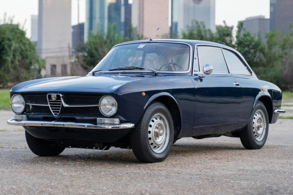 1971 Alfa Romeo 105/115 Series Coupe sold for $18,500