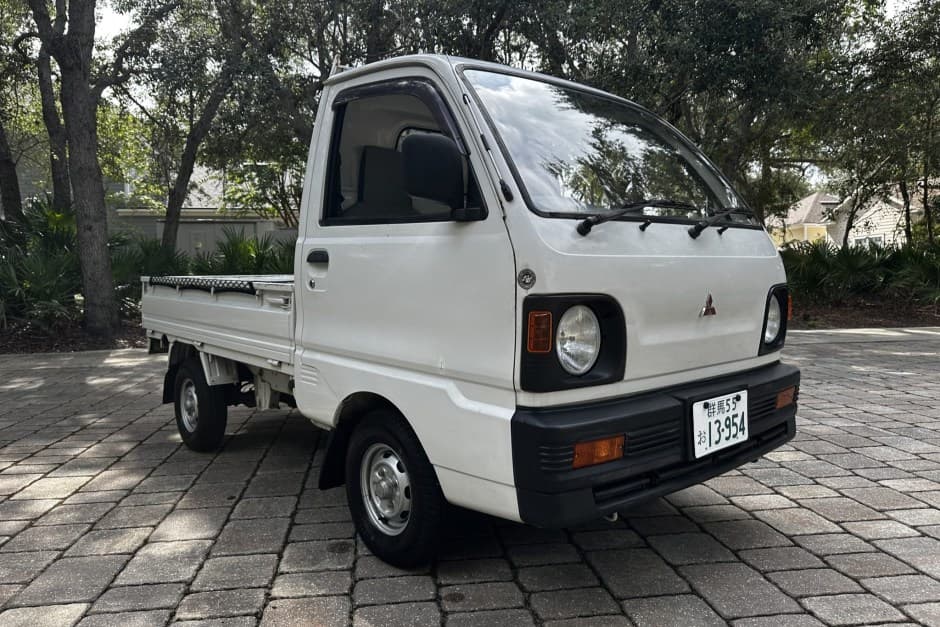 1992 Mitsubishi Minicab sold for $4,900