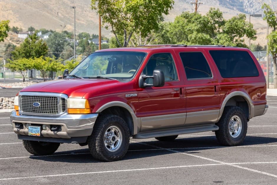 2001 Ford Excursion sold for $18,250