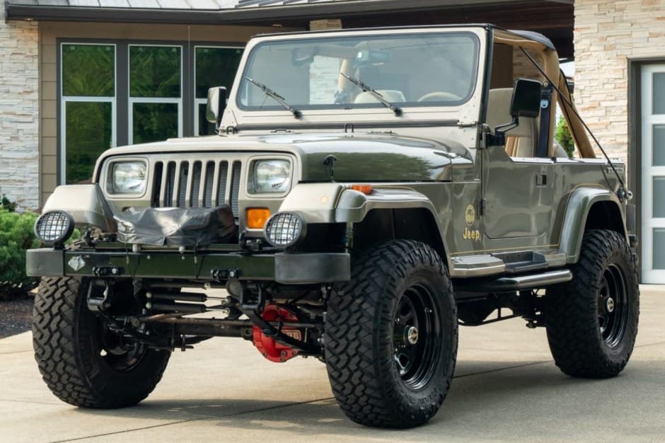 1988 Jeep Wrangler YJ (1987-1995) sold for $24,200