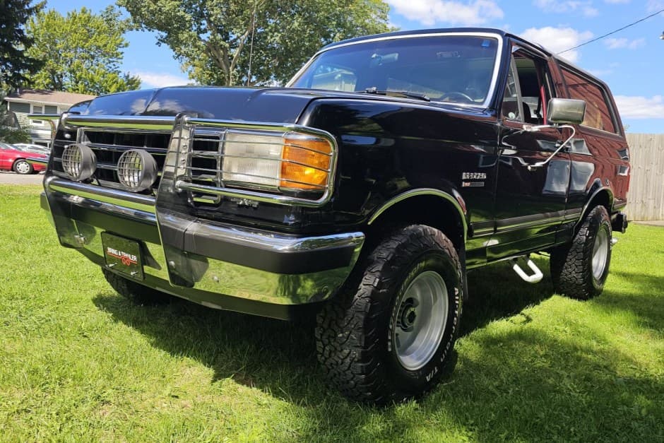 1989 Ford Bronco 4th-5th Generations 1987-1996 sold for $15,500