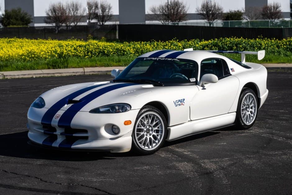 1998 Dodge Viper SR II (1996-2002) sold for $205,000