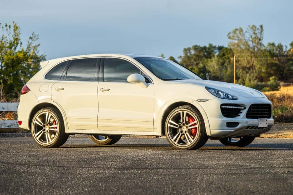 2012 Porsche 958 Cayenne (2011-2018) sold for $21,250