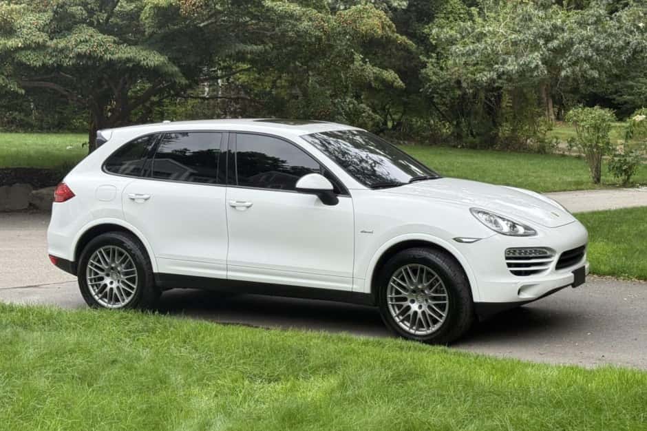 2013 Porsche 958 Cayenne (2011-2018) sold for $9,999